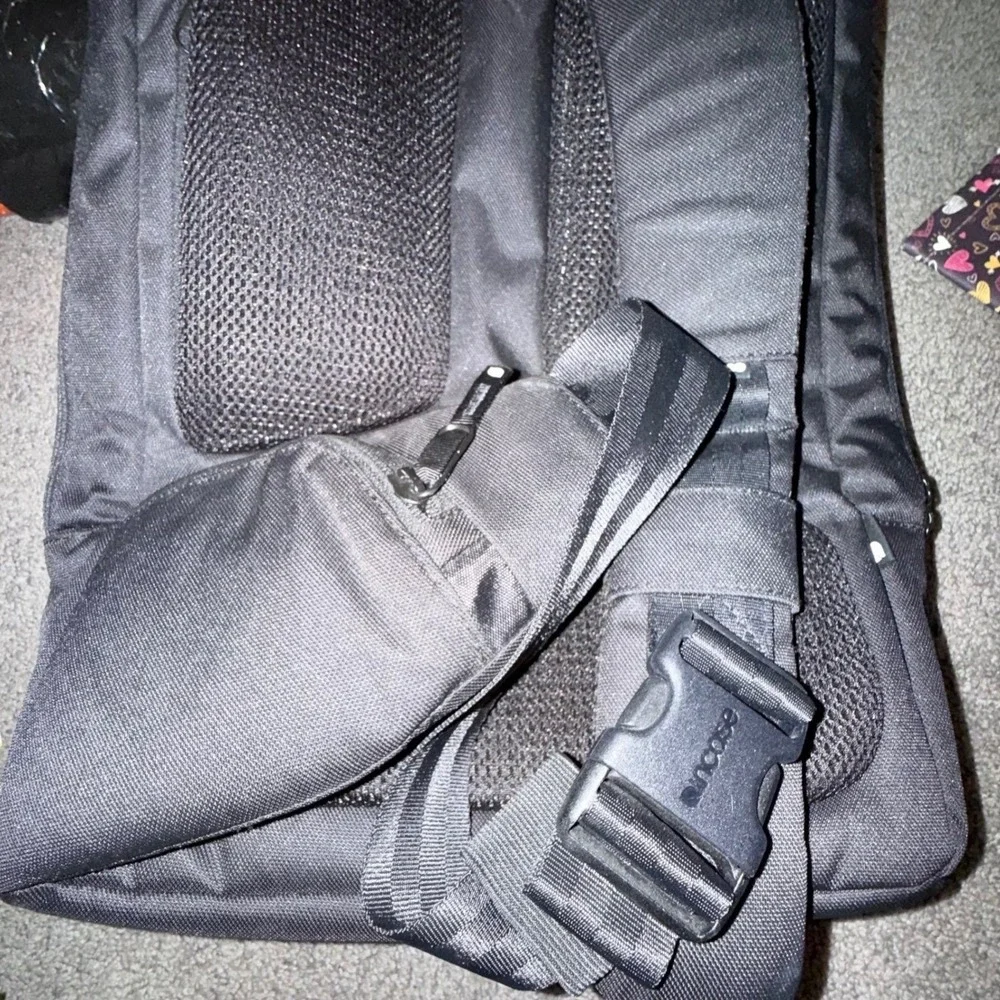 Incase Compass Backpack Targus Grid 12